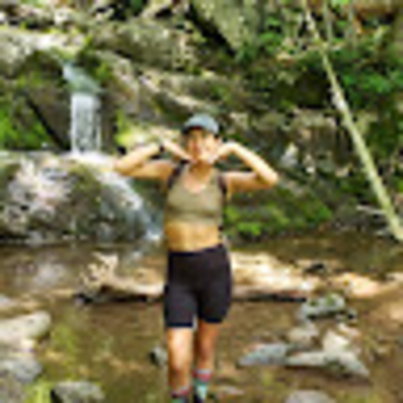 Meet your Posher, Rachel - Picture 1 of 1